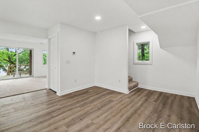 7880 W Lake Road, Holton Twp, MI 49457