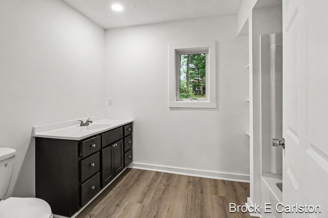 7880 W Lake Road, Holton Twp, MI 49457