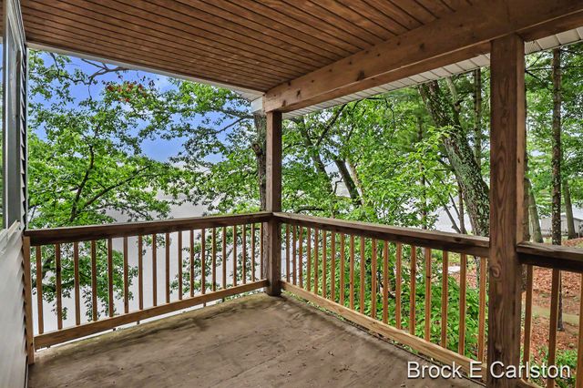7880 W Lake Road, Holton Twp, MI 49457