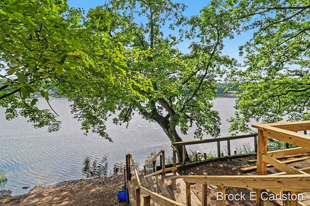 7880 W Lake Road, Holton Twp, MI 49457