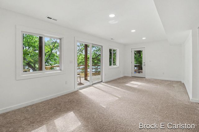 7880 W Lake Road, Holton Twp, MI 49457