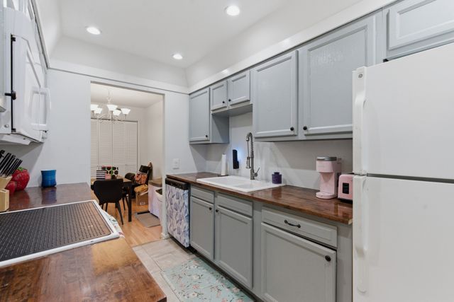 5025 Hillsboro Pike Apt 15L, Nashville, TN 37215