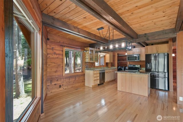 300 Modrow Road, Kalama, WA 98625