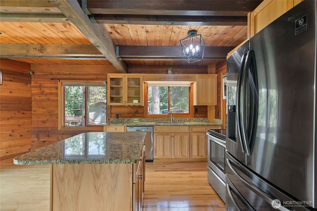 300 Modrow Road, Kalama, WA 98625