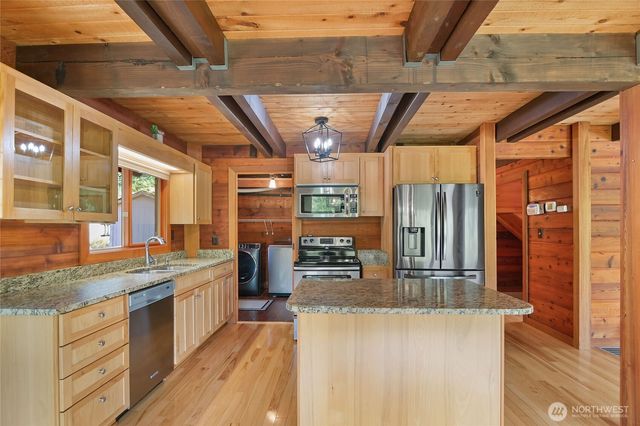 300 Modrow Road, Kalama, WA 98625