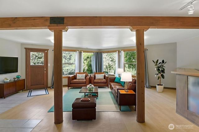 300 Modrow Road, Kalama, WA 98625