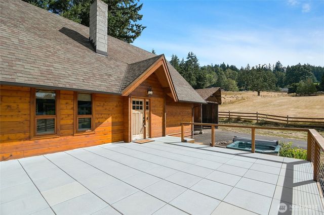 300 Modrow Road, Kalama, WA 98625