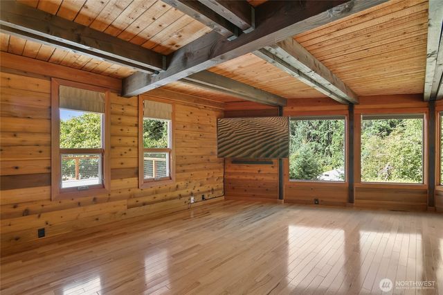 300 Modrow Road, Kalama, WA 98625