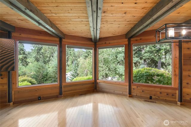 300 Modrow Road, Kalama, WA 98625