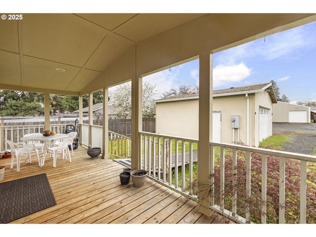 4015 Sw 185TH Ave, Beaverton, OR 97078