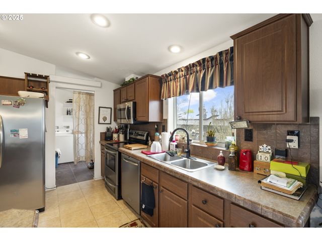 4015 Sw 185TH Ave, Beaverton, OR 97078