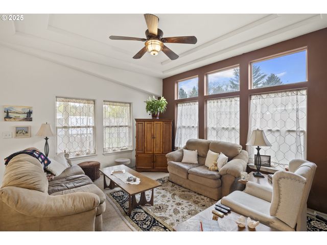 4015 Sw 185TH Ave, Beaverton, OR 97078