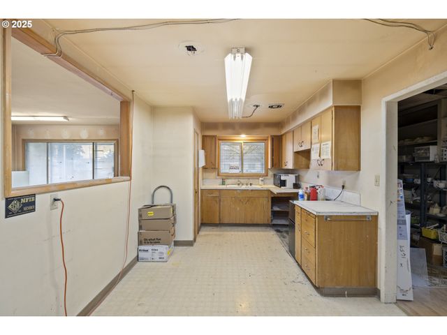 4015 Sw 185TH Ave, Beaverton, OR 97078