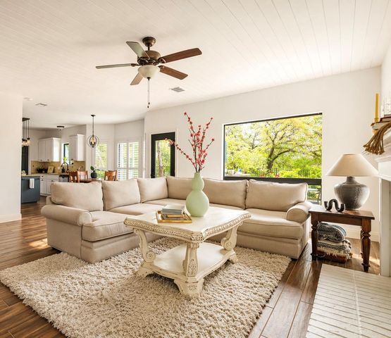 105 Mango CT, Lakeway, TX 78734