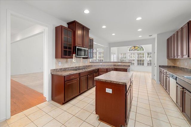 200 Stonebury Drive, Simpsonville, SC 29681