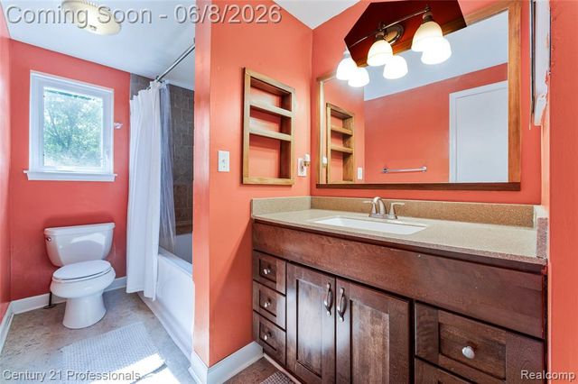 9664 Listeria Street, Commerce Twp, MI 48382