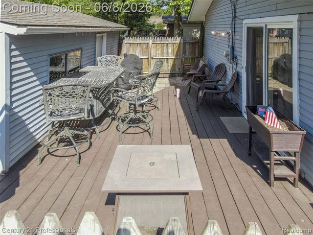 9664 Listeria Street, Commerce Twp, MI 48382