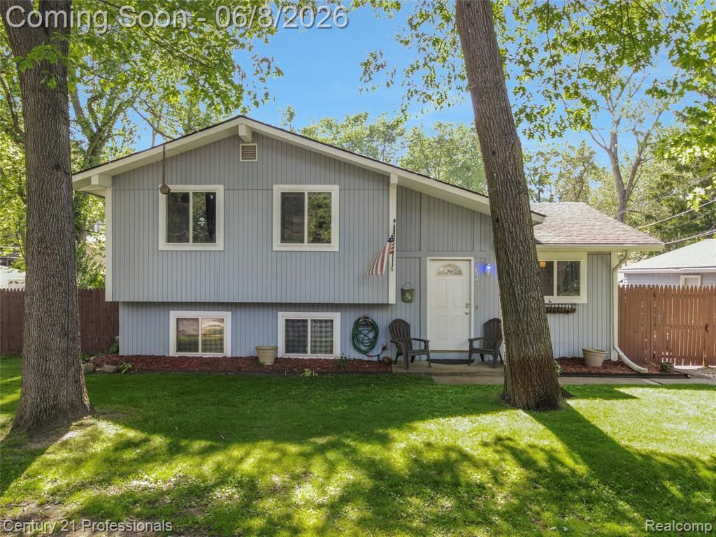 9664 Listeria Street, Commerce Twp, MI 48382