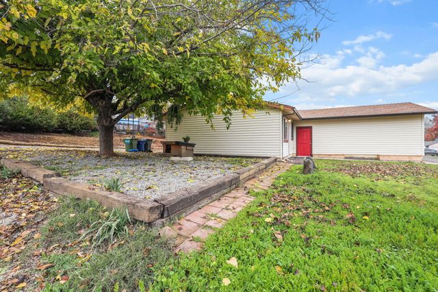 1111 Jaxon Way, Redding, CA 96003