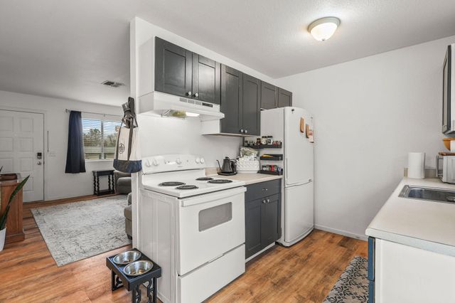 1111 Jaxon Way, Redding, CA 96003