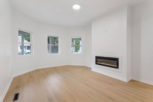 302 HARRISON Street, Council Bluffs, IA 51503