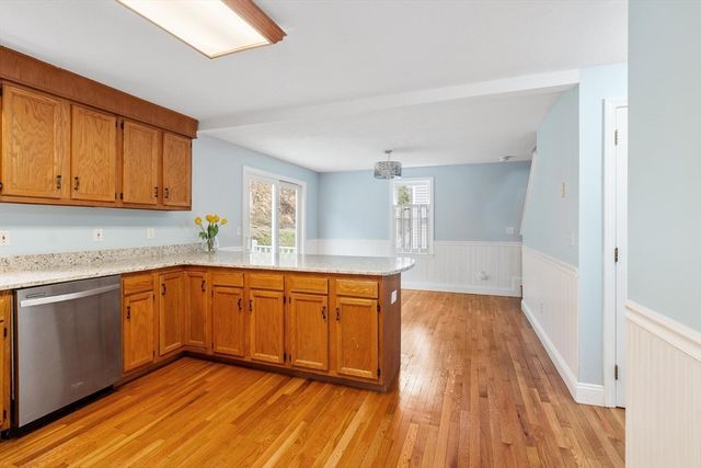 29 Lamplighter Lane, Chelmsford, MA 01863