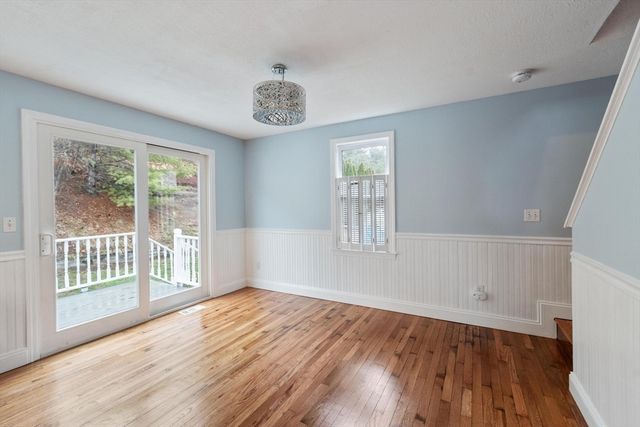 29 Lamplighter Lane, Chelmsford, MA 01863