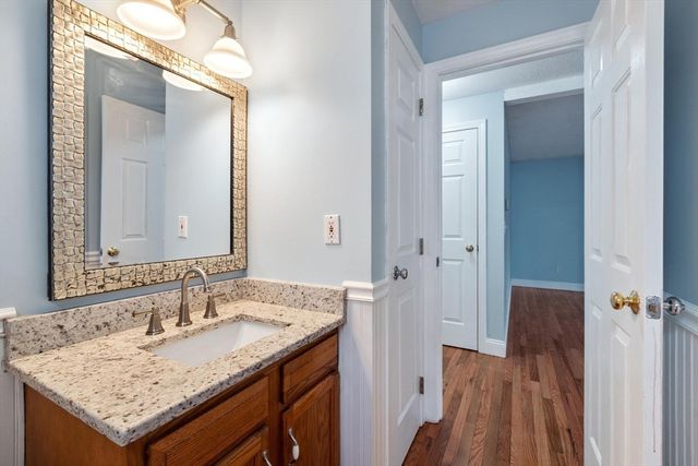 29 Lamplighter Lane, Chelmsford, MA 01863