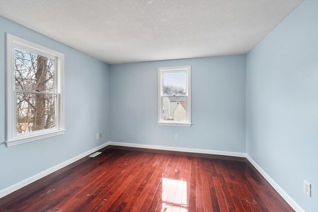 29 Lamplighter Lane, Chelmsford, MA 01863