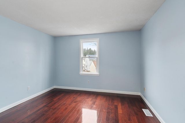 29 Lamplighter Lane, Chelmsford, MA 01863