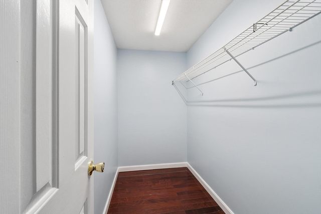 29 Lamplighter Lane, Chelmsford, MA 01863