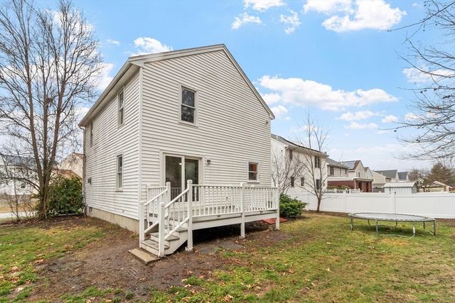 29 Lamplighter Lane, Chelmsford, MA 01863