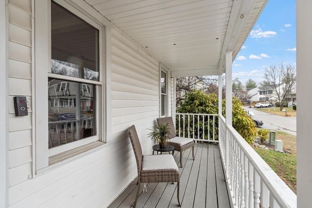 29 Lamplighter Lane, Chelmsford, MA 01863