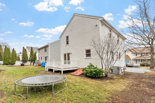 29 Lamplighter Lane, Chelmsford, MA 01863