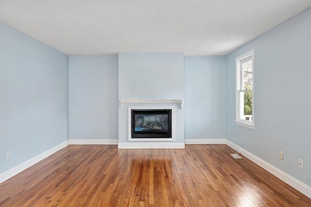 29 Lamplighter Lane, Chelmsford, MA 01863