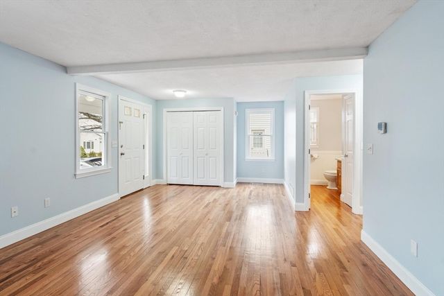29 Lamplighter Lane, Chelmsford, MA 01863