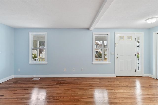 29 Lamplighter Lane, Chelmsford, MA 01863