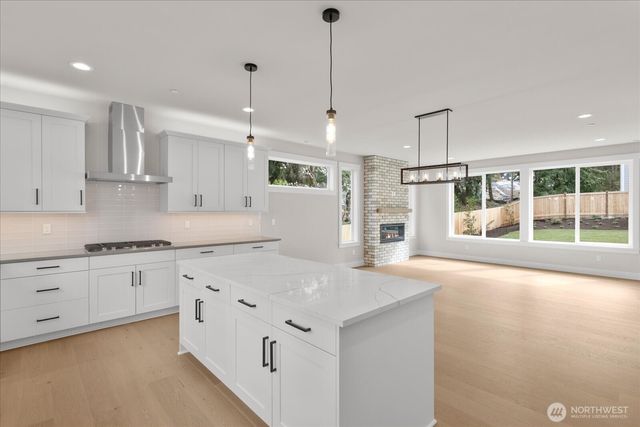 3502 N Alaska Rd, Brier, WA 98036