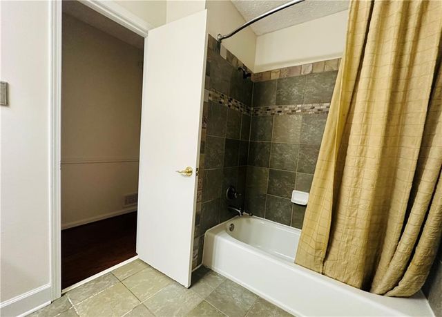 177 Old Rosser Road SW, Lilburn, GA 30047