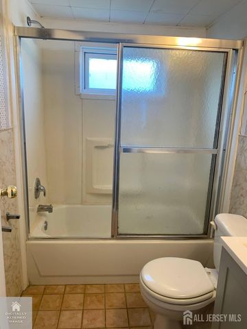 11 Pelham Avenue, Edison, NJ 08034