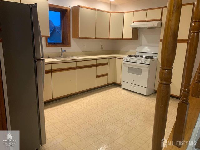 11 Pelham Avenue, Edison, NJ 08034