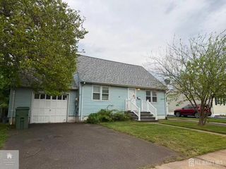 11 Pelham Avenue, Edison, NJ 08034