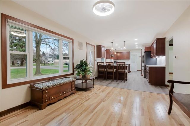 5217 E Hamilton Avenue, Eau Claire, WI 54701