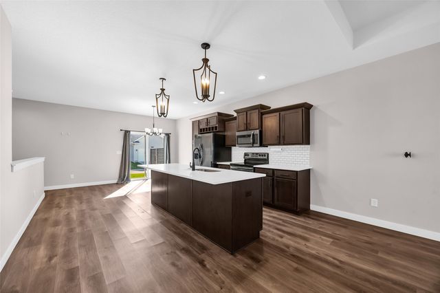2459 Rookwood Lane, Marion, IA 52302
