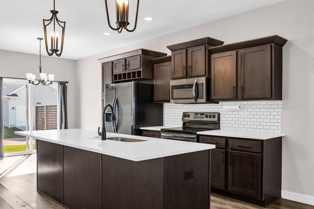 2459 Rookwood Lane, Marion, IA 52302