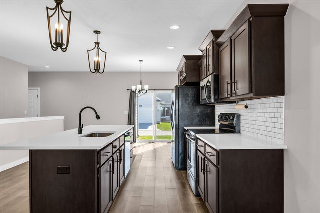 2459 Rookwood Lane, Marion, IA 52302