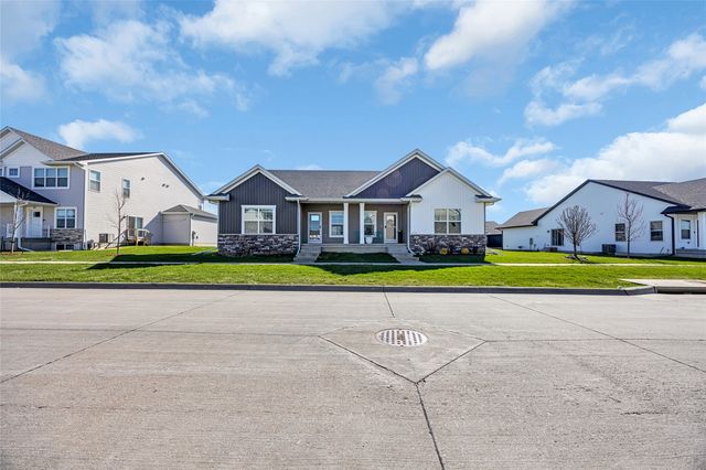 2459 Rookwood Lane, Marion, IA 52302