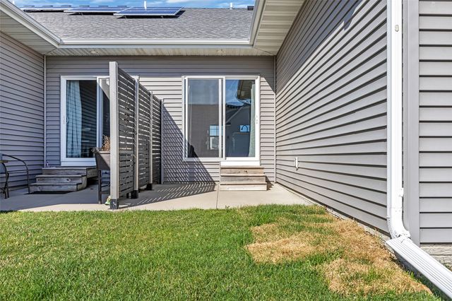 2459 Rookwood Lane, Marion, IA 52302