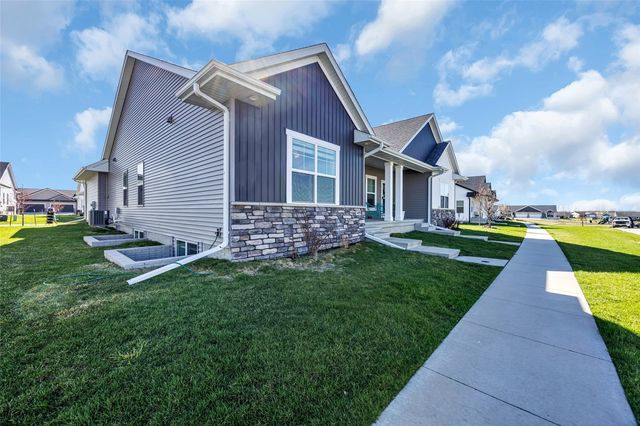 2459 Rookwood Lane, Marion, IA 52302