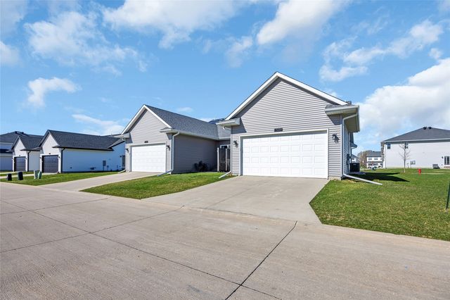 2459 Rookwood Lane, Marion, IA 52302